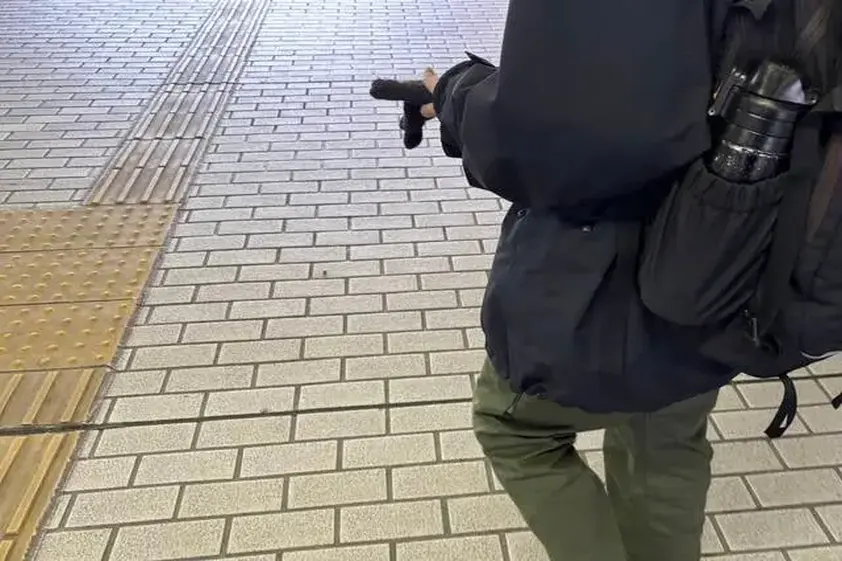 小学生の電車通学、実はこんな落とし穴が! ママたちが語る、7つのリアルトラブル イメージ
