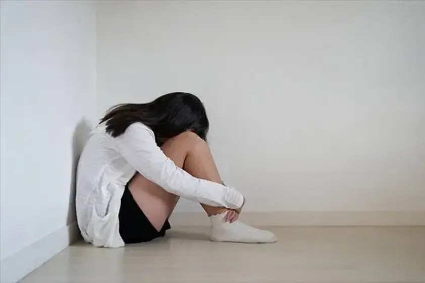 見過ごされがちな“性被害”を受けた子どものSOS…小児科医が警鐘を鳴らす「トラウマの再演」とは? イメージ