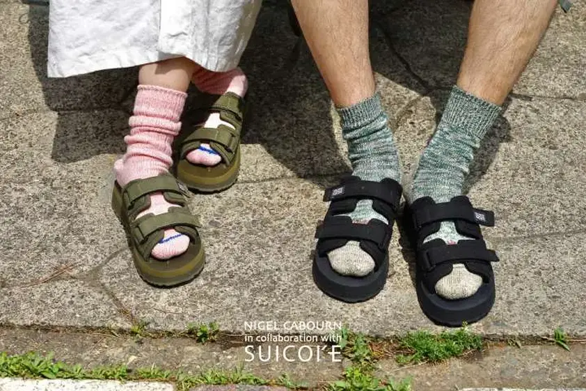 スイコック×ナイジェル・ケーボンのコラボサンダルがもう見た目に履き心地良さそう イメージ