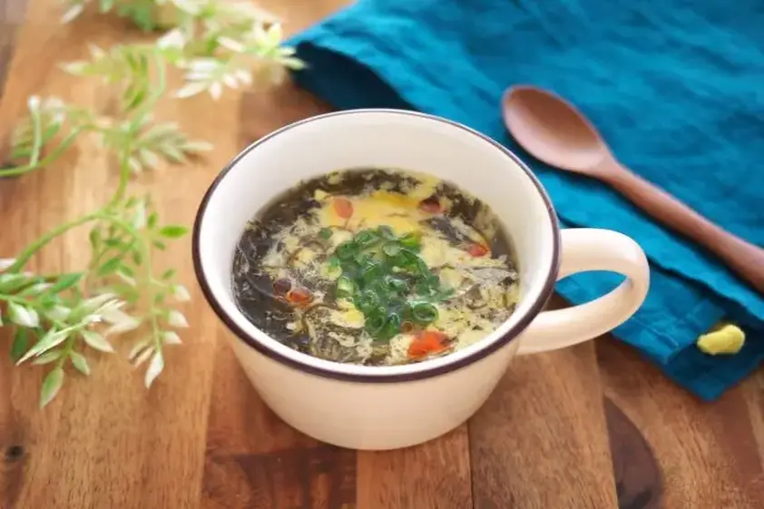 朝の一杯で整う!レンジで作れる「汁物」朝ごはんレシピ3つ イメージ