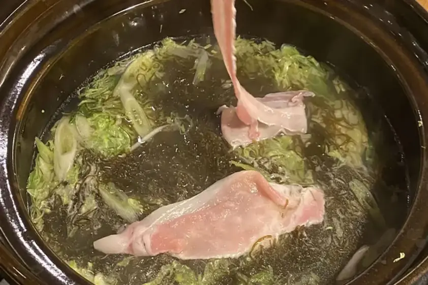 もずくを鍋にするなんて考えたことなかったよ【こぐれひでこの「ごはん日記」】 イメージ