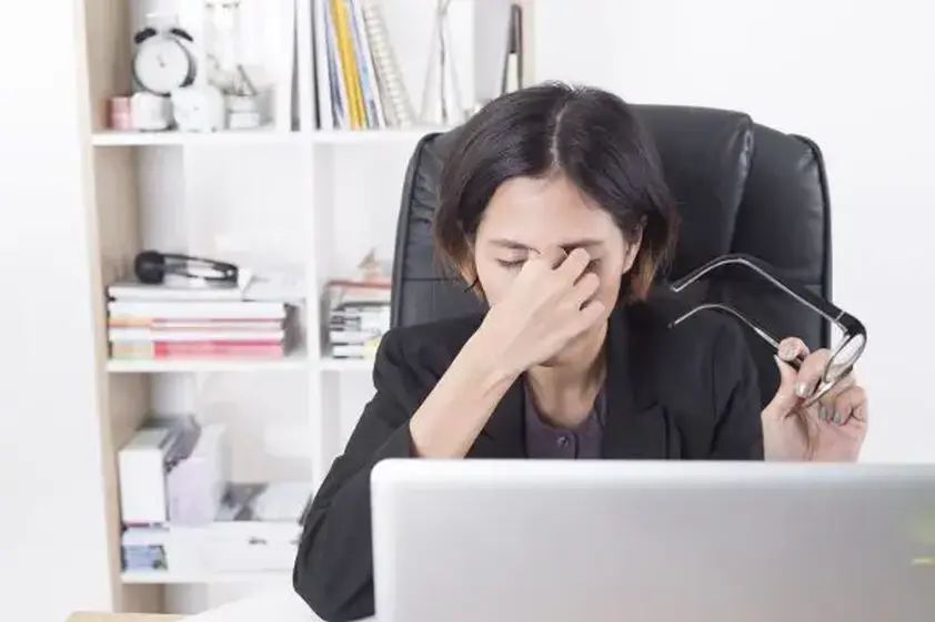 酷使されている私達の「目」 疲れた時に冷やすといい理由 イメージ