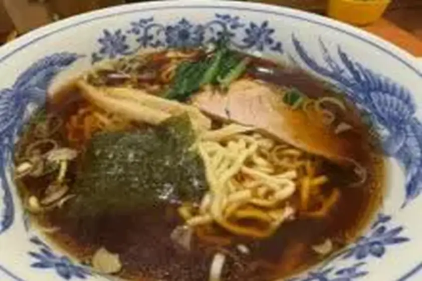 【日本麺紀行】吉祥寺のハモニカ横丁で味わう最高の半チャンラーメン / 東京都武蔵野市の「珍来亭」 イメージ