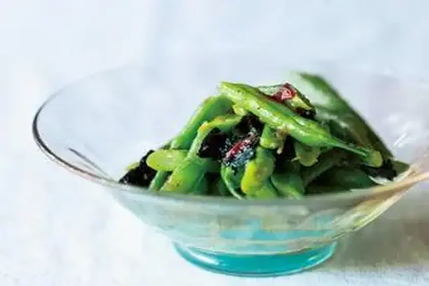 旬の野菜で初夏の薬膳「いんげんの梅ナムル」のつくり方。むくみや頭痛に“梅干し”で巡りを整える/薬膳、発酵料理家・山田奈美さん イメージ