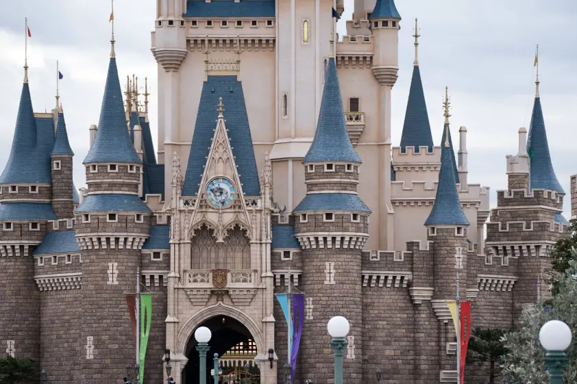 【ディズニー】ベイマックスになれるファッション用グラスが公式から登場➡︎「めっちゃ五条悟」「釜爺」と話題に イメージ