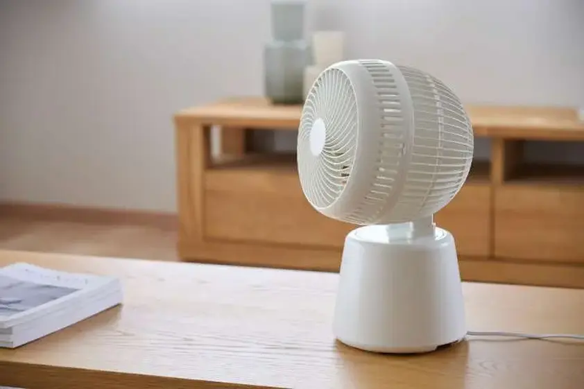 かゆいところに手が、じゃなくて風が届く!シロカ「3Dサーキュレーター」で部屋の空気をしっかり循環 イメージ