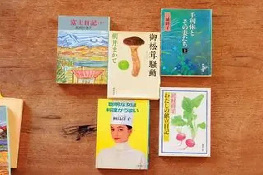 台所のヒントにも。料理家・飛田和緒さんが愛読する「文庫本」のお気に入り5選 イメージ