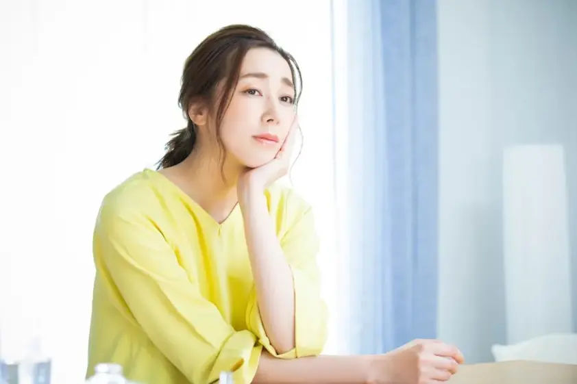 24歳・貯金30万円女性「カットフルーツが高くて買えなくなった」インフレで困っていること イメージ