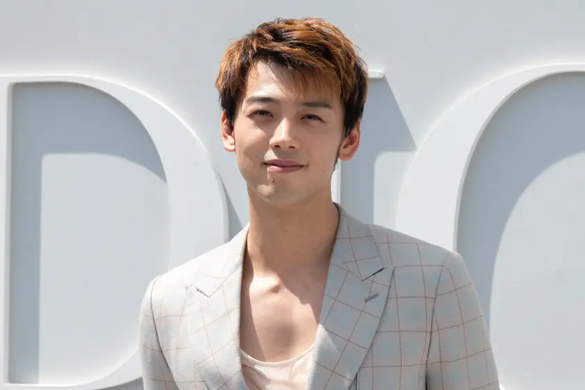竹内涼真、弟との温泉ショットを公開。「最近は自分がお兄ちゃんをしてるなと実感」 イメージ