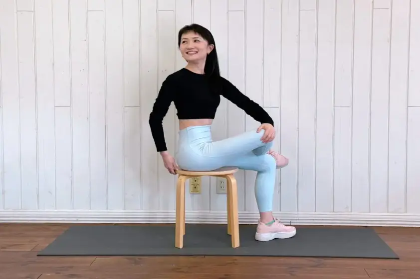 30秒だから続く!すきま時間に簡単「腹筋なし」くびれストレッチ イメージ