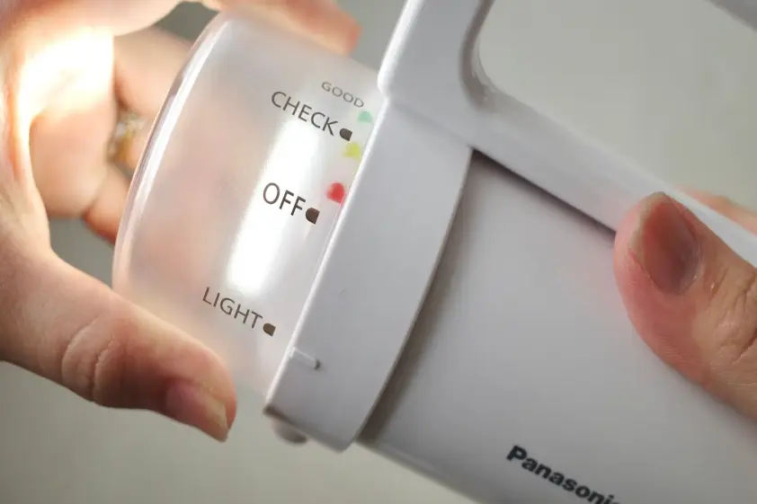 単1〜4形なら1本で点灯!?「電池残量が見える」Panasonicの懐中電灯は常備確定アイテムだった イメージ