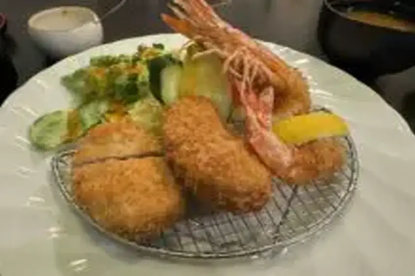 【日本とんかつ紀行】名古屋を代表する美味しいとんかつ / 愛知県名古屋市の「すゞ家(すずや) 赤門店」 イメージ