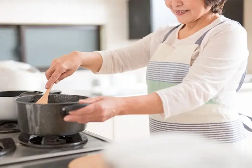 娘の負担にはなりたくない…要支援1、83歳女性の“楽しい一人暮らし”をかなえた「在宅サービス」 イメージ