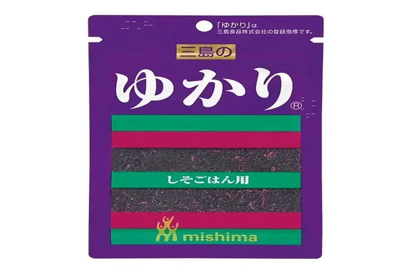 でかすぎん?ふりかけ「ゆかり」がバッグになった⇒圧倒的な存在感に「エイプリルフールじゃないですよ?」の声 イメージ