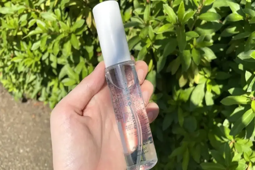 じっとしているだけで汗が噴き出る…そんなときはSHIROのこれが想像以上に効くよ イメージ